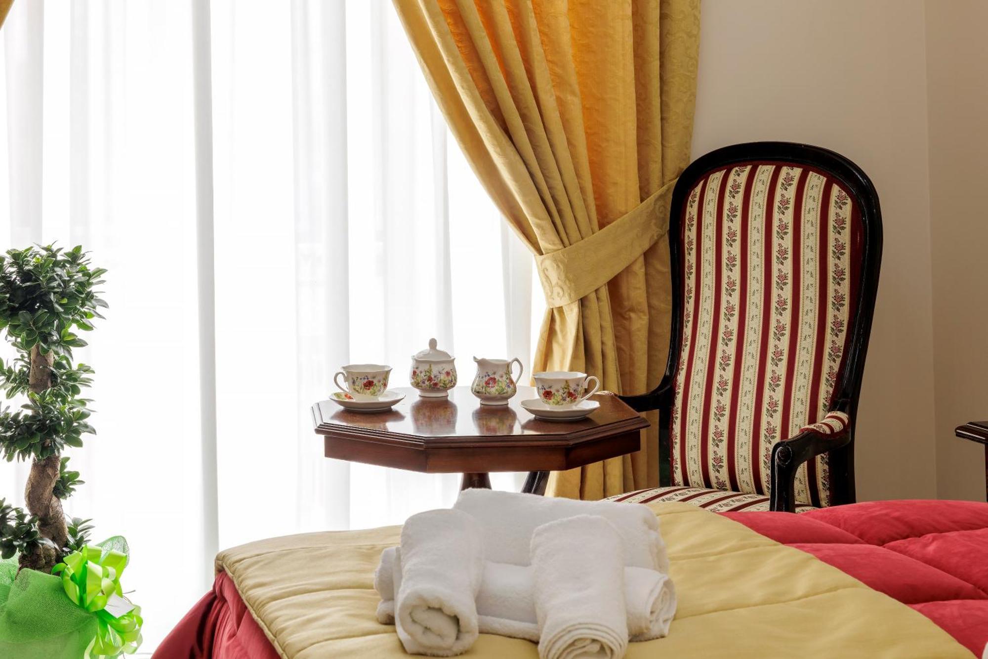 Reddimus Guest House Napoli Esterno foto