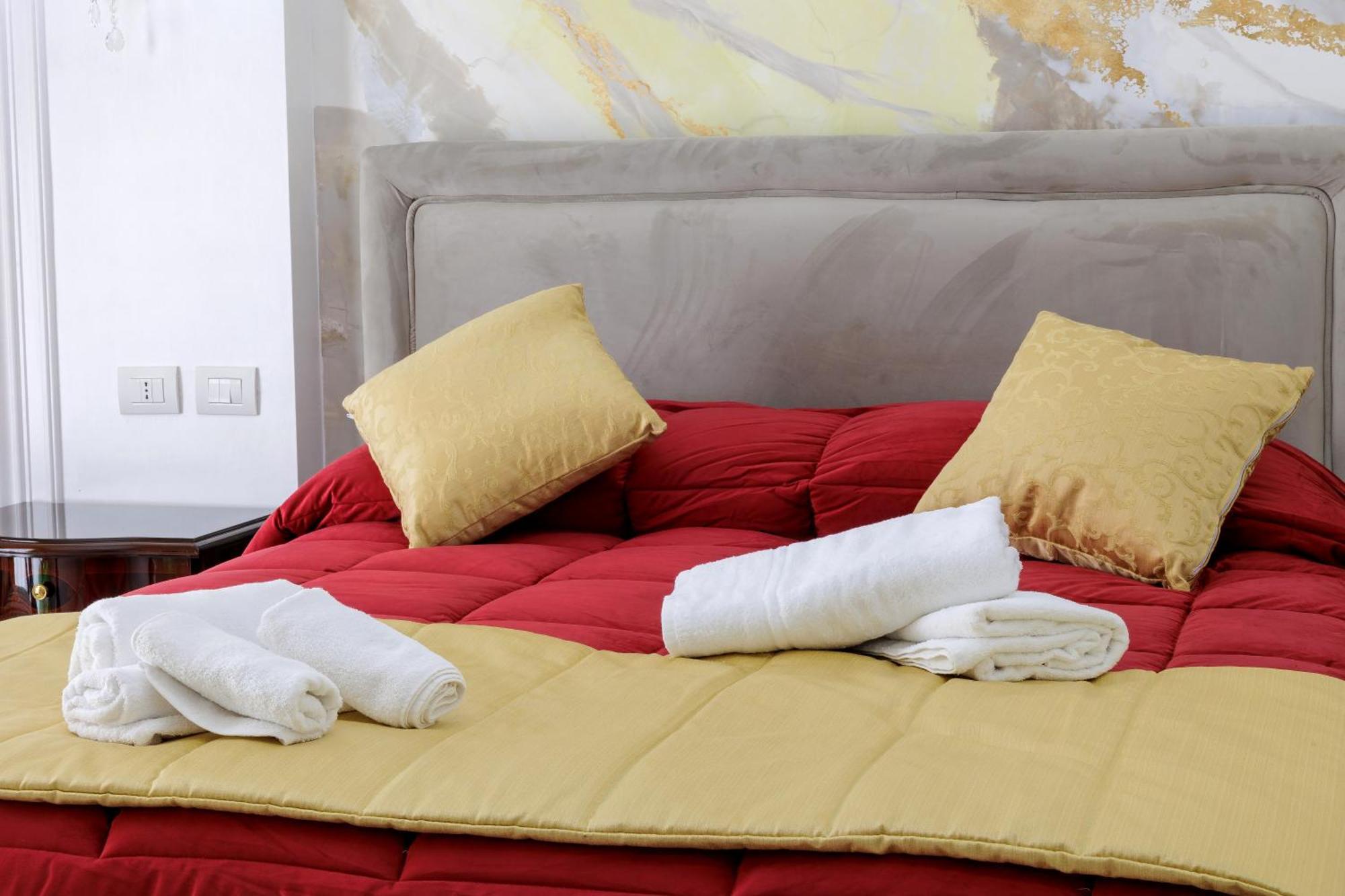 Reddimus Guest House Napoli Esterno foto